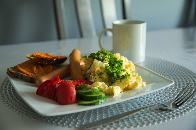 Scrambled Eggs with tomato and cocumber